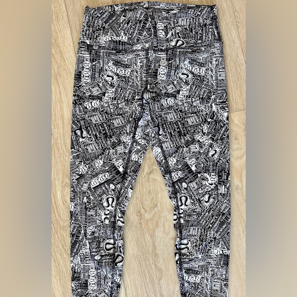 Lululemon wonder train black and white graffiti with logo rare design